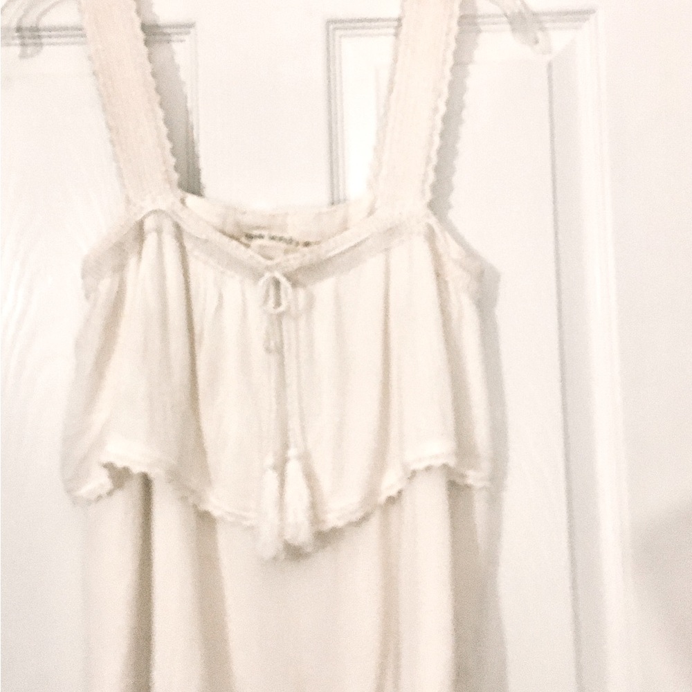 Hippie Laundry Med top. Purchased at Yonkers, only wore for 3 hours 1x.